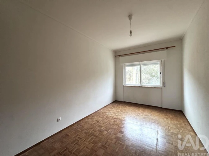 Apartamento T2 para Venda em Porto Salvo Foto 18