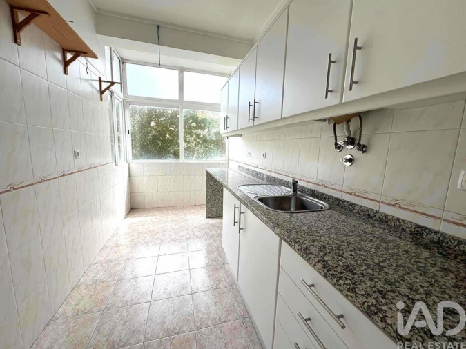 Apartamento T2 para Venda em Porto Salvo Foto 2