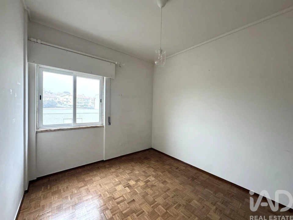 Apartamento T2 para Venda em Porto Salvo Foto 12