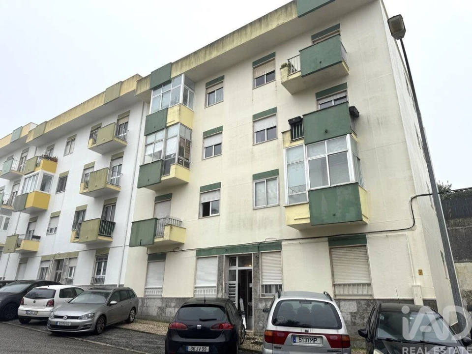 Apartamento T2 para Venda em Porto Salvo Foto 33
