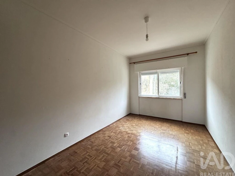 Apartamento T2 para Venda em Porto Salvo Foto 18