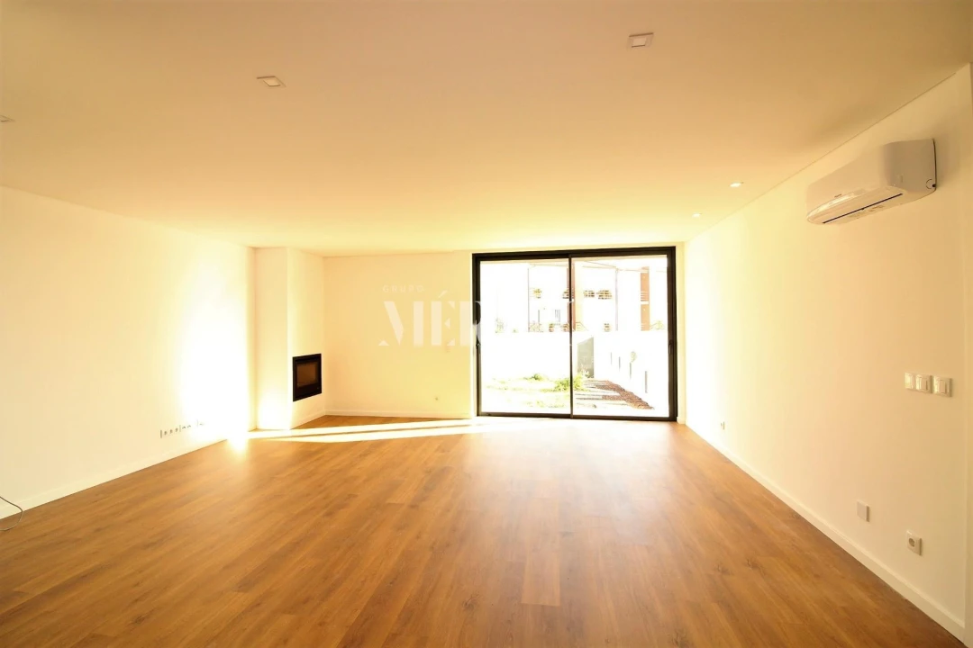 Apartamento T3 para Arrendamento em Galegos (Santa Maria) Foto 6