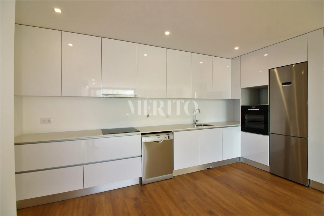 Apartamento T3 para Arrendamento em Galegos (Santa Maria) Foto 2