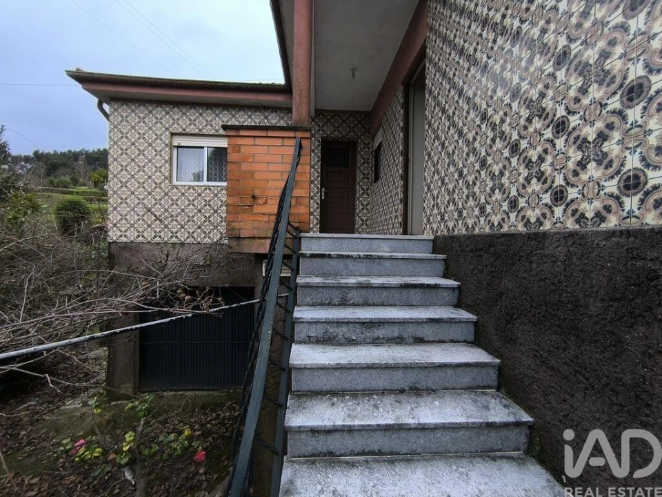 Moradia T5 para Venda em Vila Cova da Lixa e Borba de Godim Foto 3