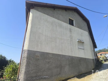 Moradia T5 para Venda em Vila Cova da Lixa e Borba de Godim