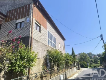 Moradia T5 para Venda em Vila Cova da Lixa e Borba de Godim