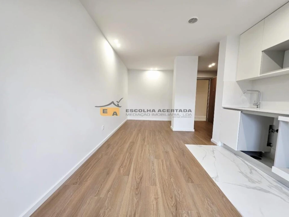 Apartamento T1 para Venda em Cidade da Maia Foto 5