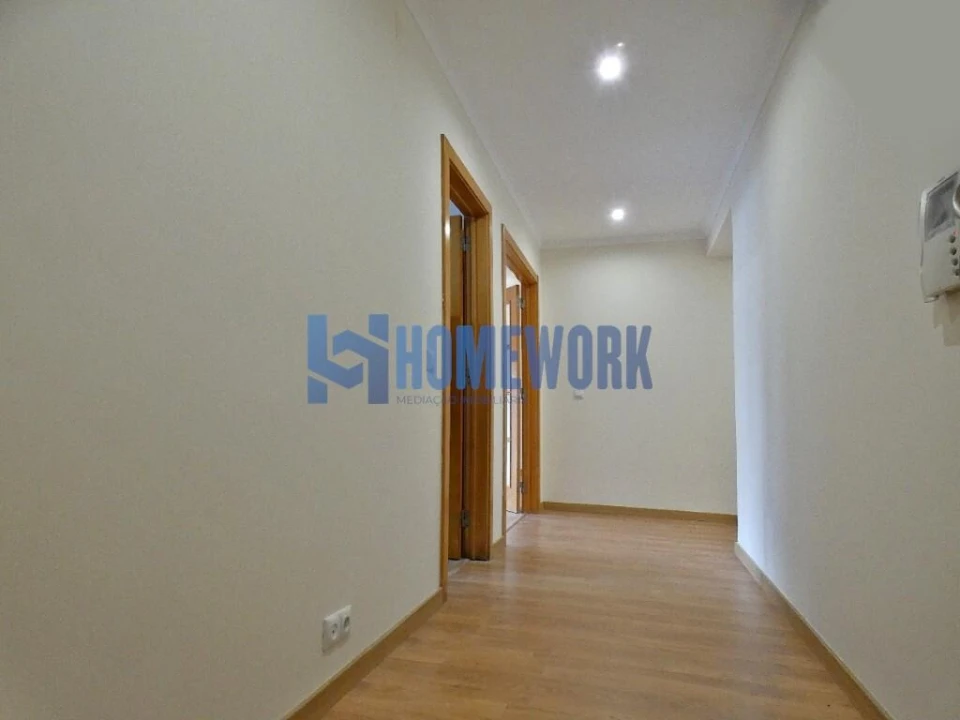Apartamento T3 para Venda em Rio de Mouro Foto 4
