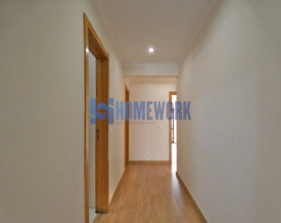 Apartamento T3 para Venda em Rio de Mouro Foto 11