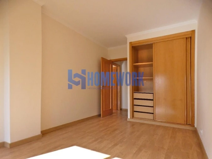 Apartamento T3 para Venda em Rio de Mouro Foto 23