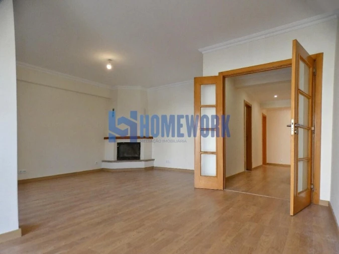 Apartamento T3 para Venda em Rio de Mouro Foto 1