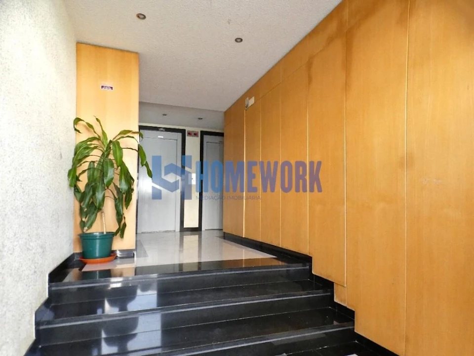 Apartamento T3 para Venda em Rio de Mouro Foto 2