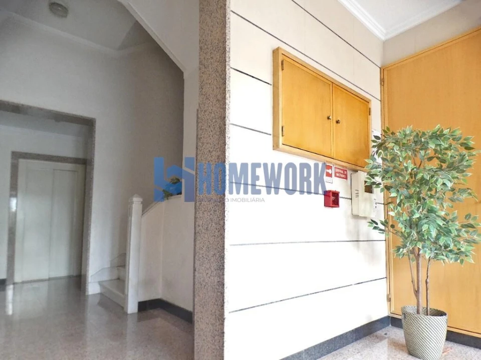 Apartamento T3 para Venda em Odivelas Foto 3