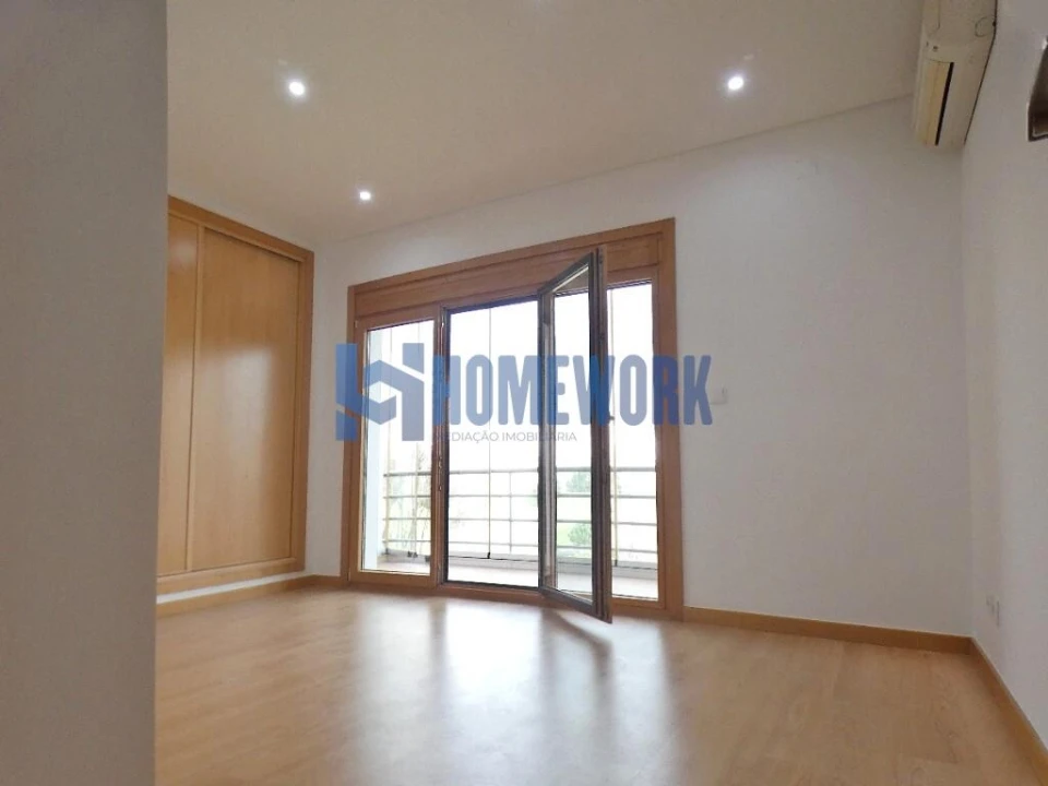 Apartamento T3 para Venda em Odivelas Foto 16