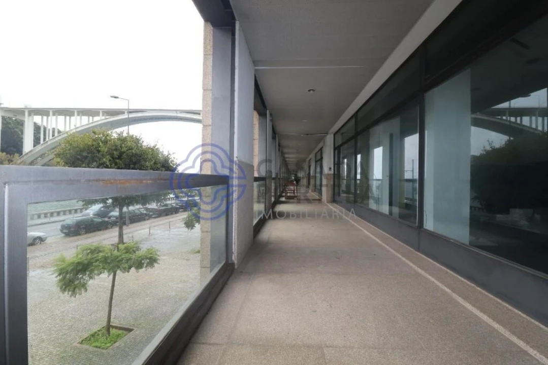 Loja para Venda em Lordelo do Ouro e Massarelos Foto 22