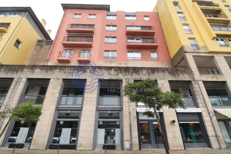 Loja para Venda em Lordelo do Ouro e Massarelos Foto 13