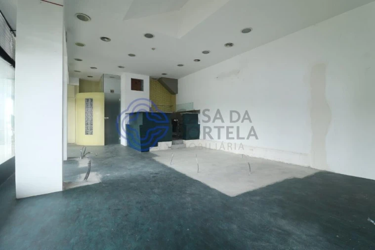 Loja para Venda em Lordelo do Ouro e Massarelos Foto 20