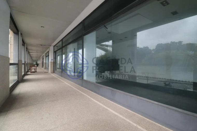 Loja para Venda em Lordelo do Ouro e Massarelos Foto 24