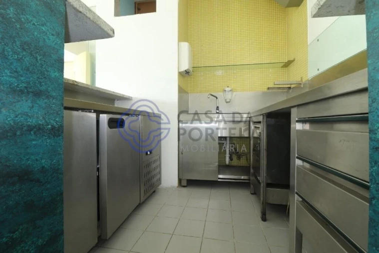 Loja para Venda em Lordelo do Ouro e Massarelos Foto 6