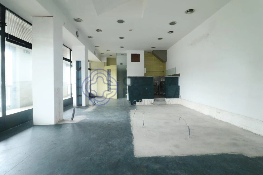 Loja para Venda em Lordelo do Ouro e Massarelos Foto 2