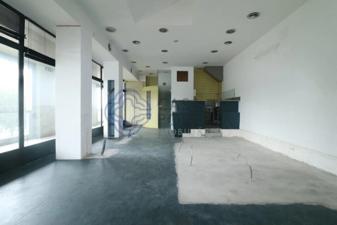 Loja para Venda em Lordelo do Ouro e Massarelos Foto 3