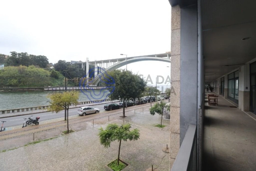 Loja para Venda em Lordelo do Ouro e Massarelos Foto 18