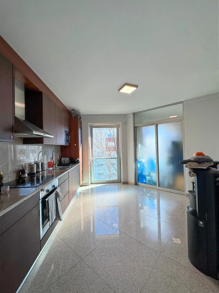 Apartamento T2 para Venda em Lordelo do Ouro e Massarelos Foto 12