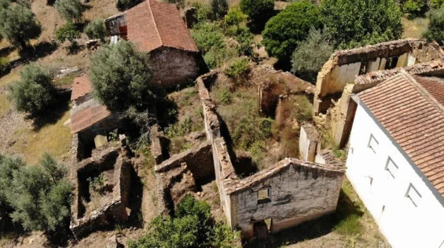 Terreno para Venda em Vila de Rei Foto 3