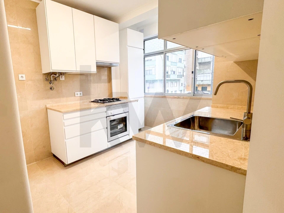 Apartamento T3 para Venda em Alfragide Foto 12