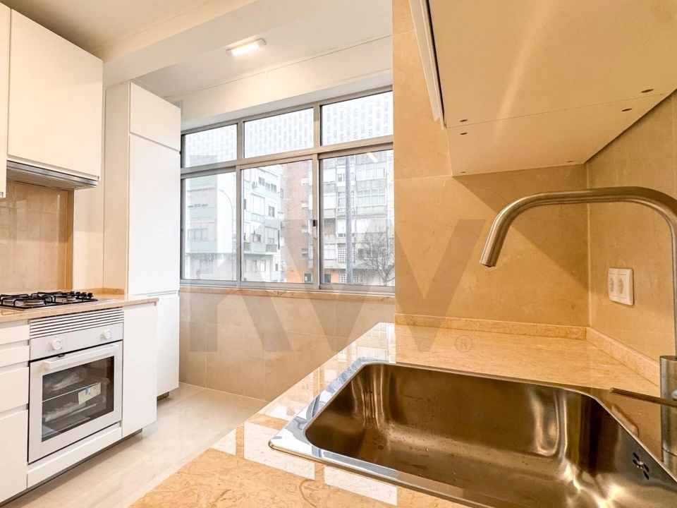 Apartamento T3 para Venda em Alfragide Foto 1