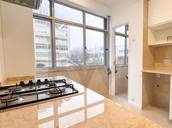 Apartamento T3 para Venda em Alfragide Foto 13