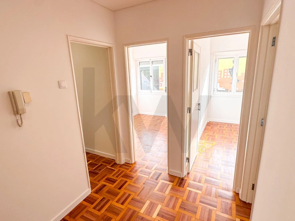 Apartamento T3 para Venda em Alfragide Foto 9