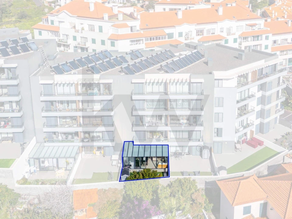 Apartamento T2 para Venda em Caniço Foto 32