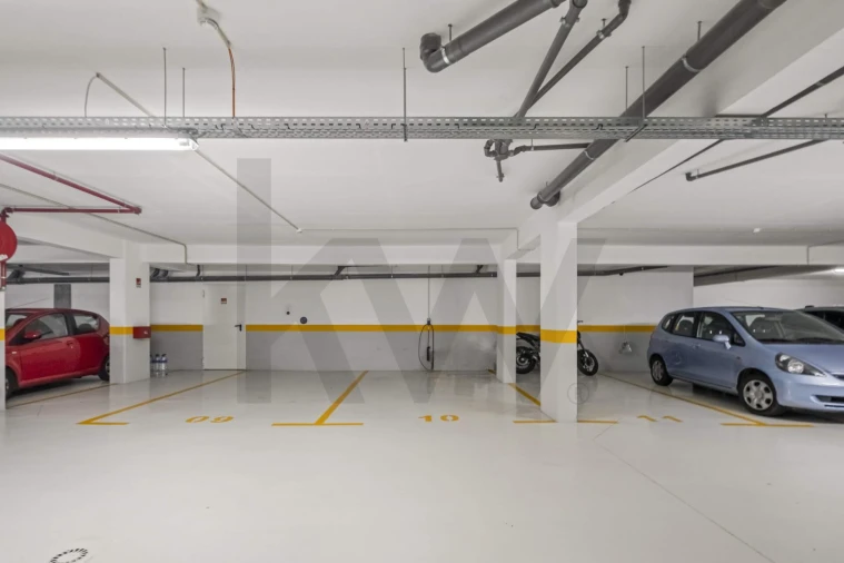 Apartamento T2 para Venda em Caniço Foto 33