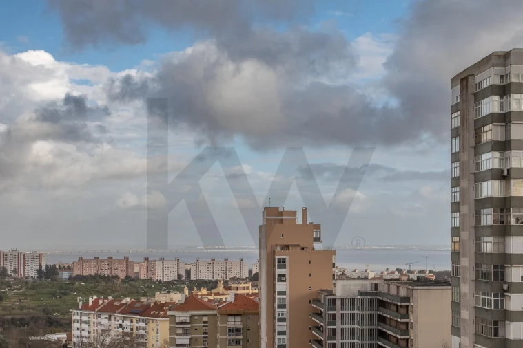 Apartamento T4 para Venda em Areeiro Foto 5