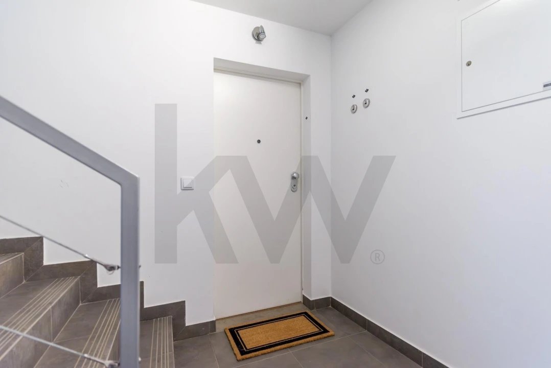 Apartamento T1 para Arrendamento em Santo António Foto 23