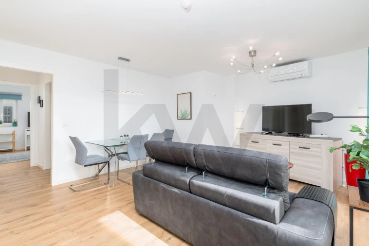 Apartamento T1 para Arrendamento em Santo António Foto 8