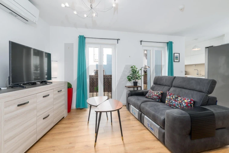 Apartamento T1 para Arrendamento em Santo António Foto 4