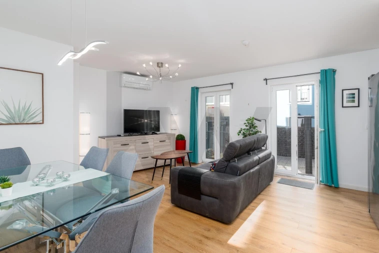 Apartamento T1 para Arrendamento em Santo António Foto 7