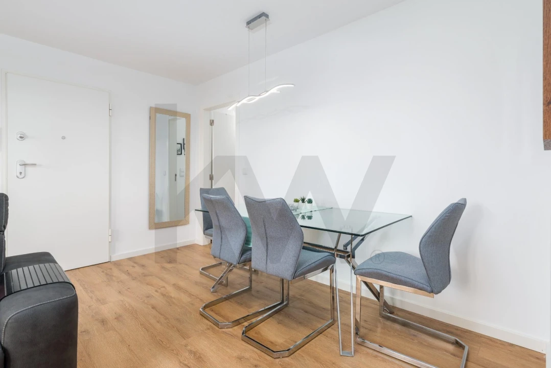 Apartamento T1 para Arrendamento em Santo António Foto 11