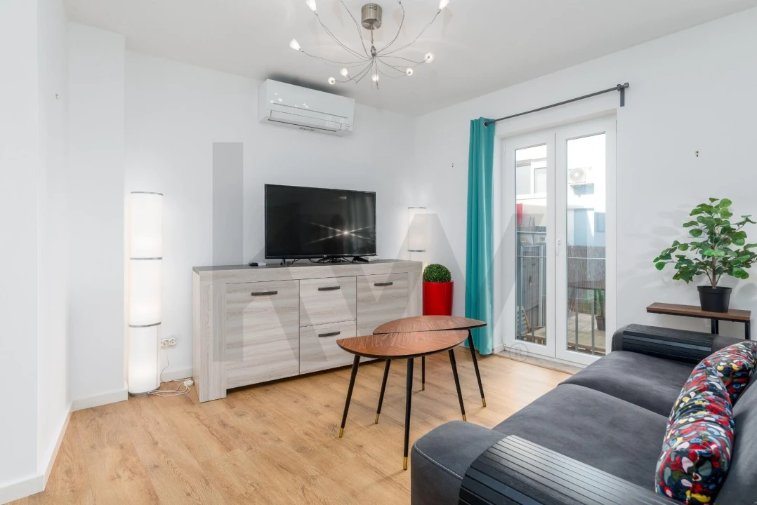 Apartamento T1 para Arrendamento em Santo António Foto 12