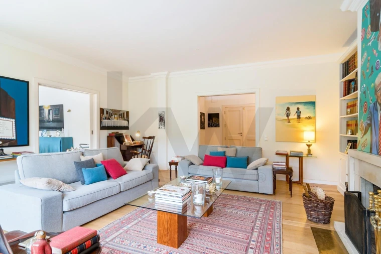 Moradia T5 para Venda em Alcabideche Foto 3