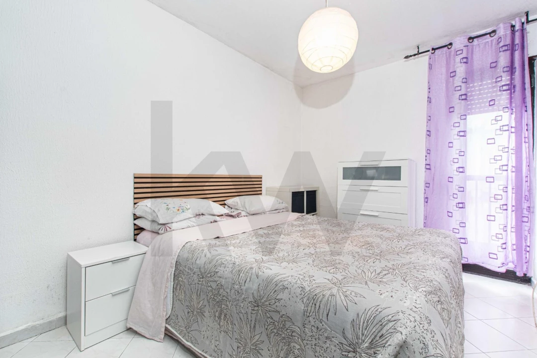 Apartamento T2 para Venda em Corroios Foto 9