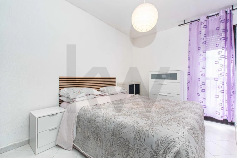 Apartamento T2 para Venda em Corroios Foto 9