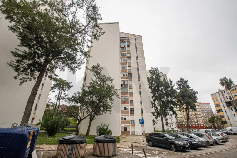 Apartamento T2 para Venda em Corroios Foto 2