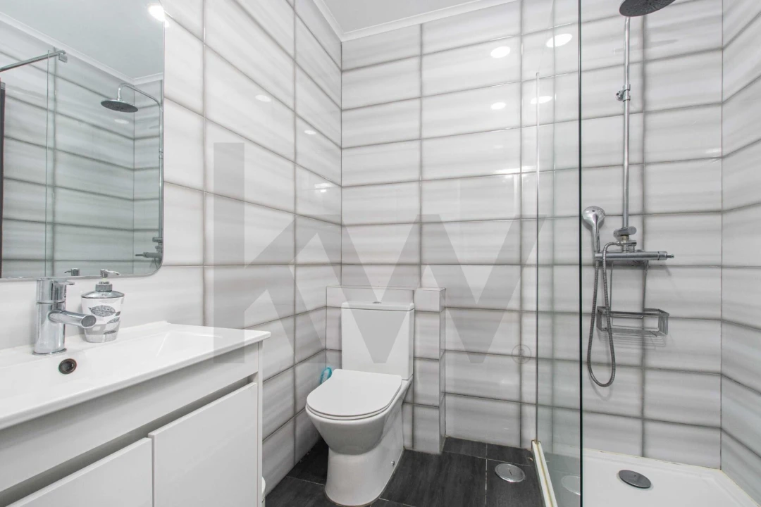 Apartamento T2 para Venda em Corroios Foto 20