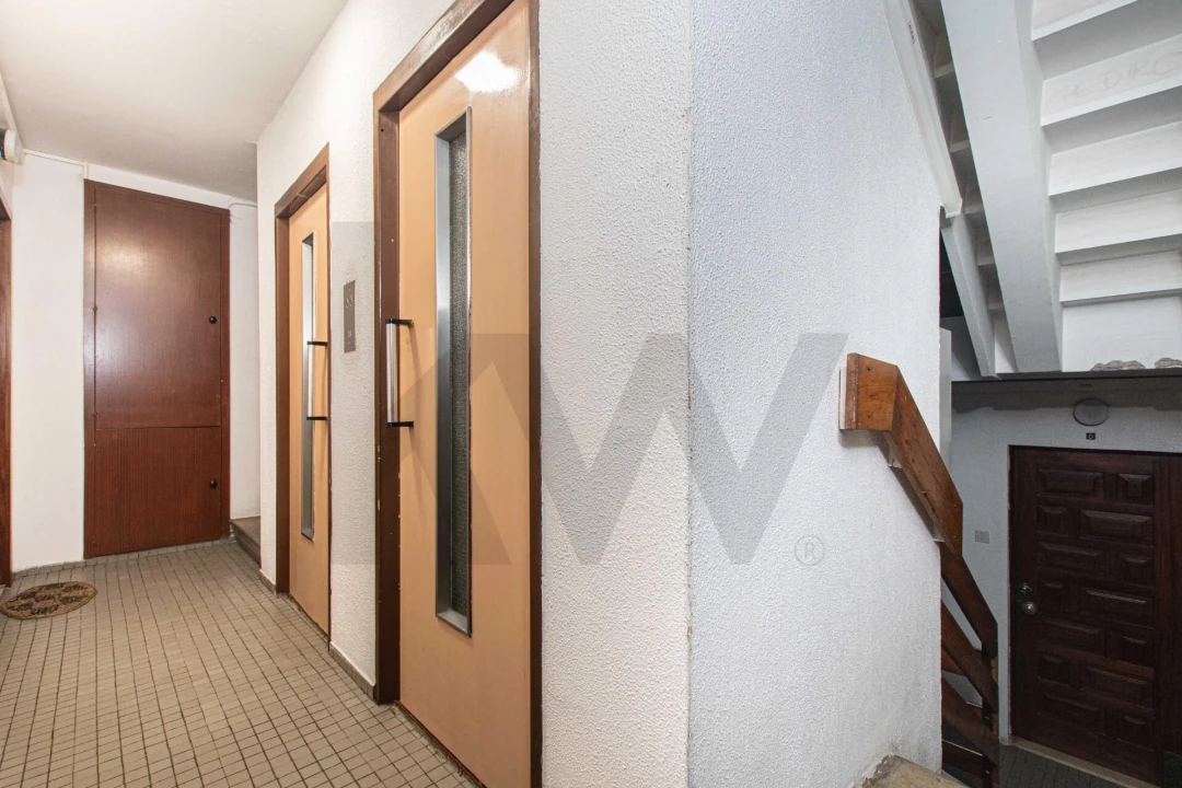 Apartamento T2 para Venda em Corroios Foto 3