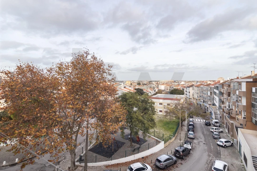 Apartamento T3 para Arrendamento em Amora Foto 7