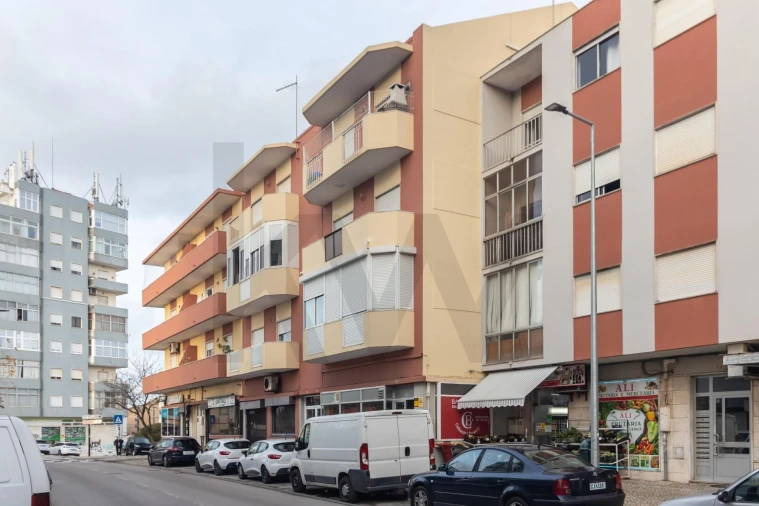 Apartamento T3 para Arrendamento em Amora Foto 38