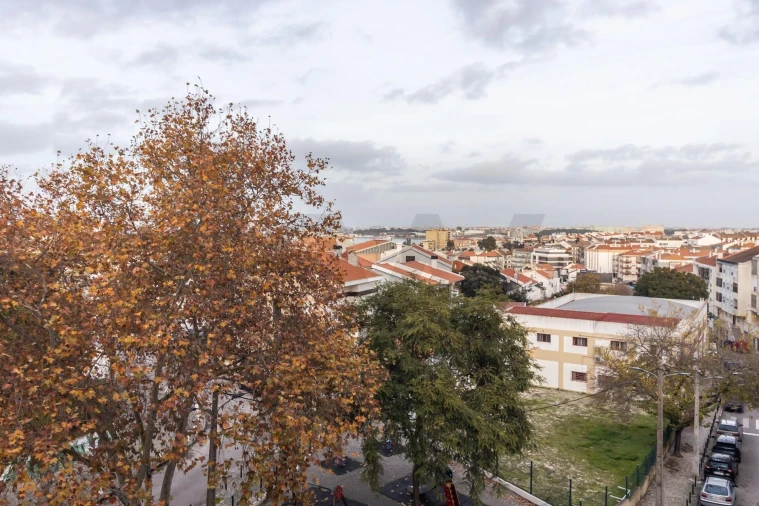 Apartamento T3 para Arrendamento em Amora Foto 8